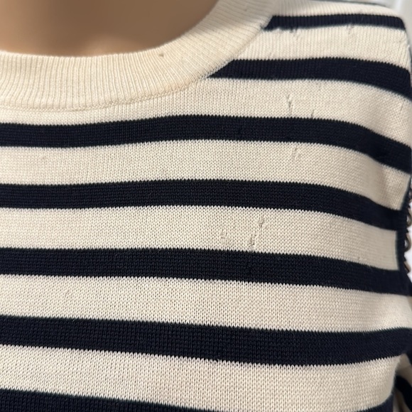 Alexander McQueen Striped Chain Cold-Shoulder Sweater - Picture 11 of 14